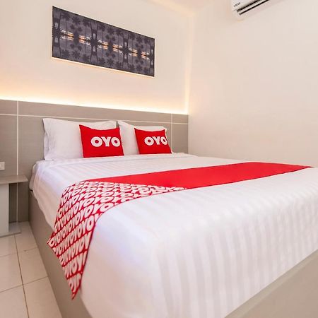 Oyo 328 Onion House Hotel Kata Beach  Exterior foto